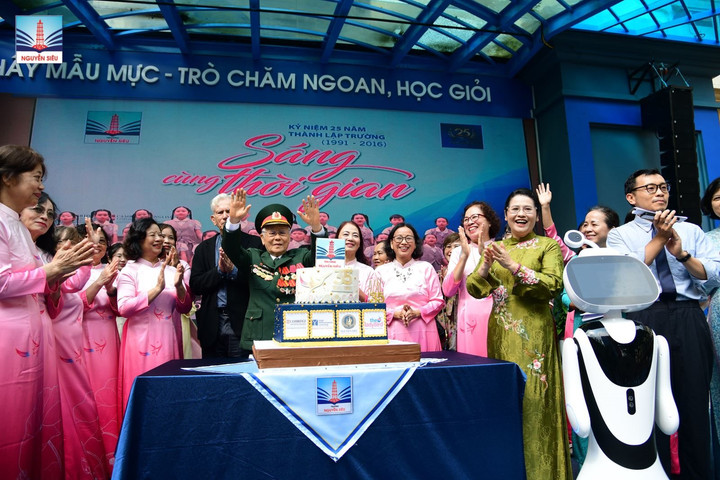 Trường Nguyễn Siêu: 35 năm gieo những mùa vàng tri thức giữa lòng Hà Nội