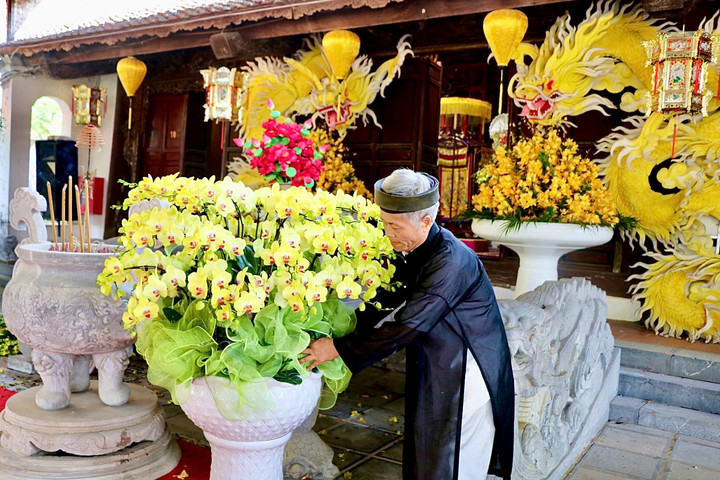 Công nghiệp văn hoá nhìn từ mô hình giáo dục di sản cho thế hệ trẻ tại đền Hát Môn